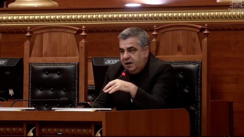 Blendi Gonxhja: Flamur Noka u dha banesa shtetërore motrave dhe vëllezërve të tij kur ishte te EKB. Për çfarë morali flet ky?! Duhet të përgjigjet para SPAK-ut