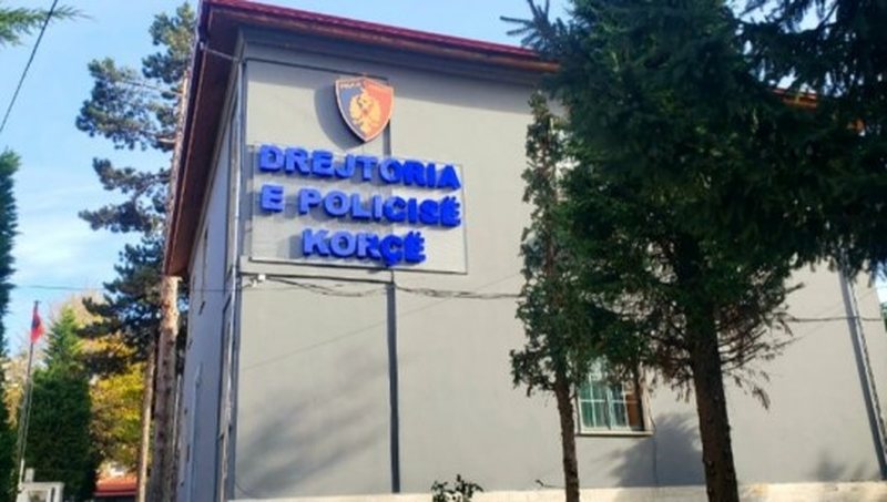 Plagoset me thikë një person në Korçë, policia në kërkim të autorit