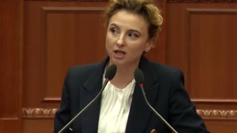 Xhixho e shqetësuar për arrestimin e Metës: Na jepni emrat, kush janë policët me maska që ‘rrëmbyen’ ish-presidentin