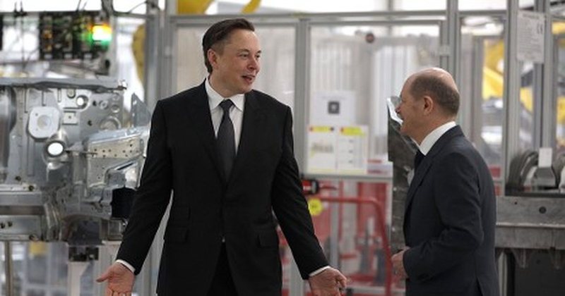 “Olafi është budalla”, qeveria gjermane i përgjigjet komentit fyes të Elon Musk