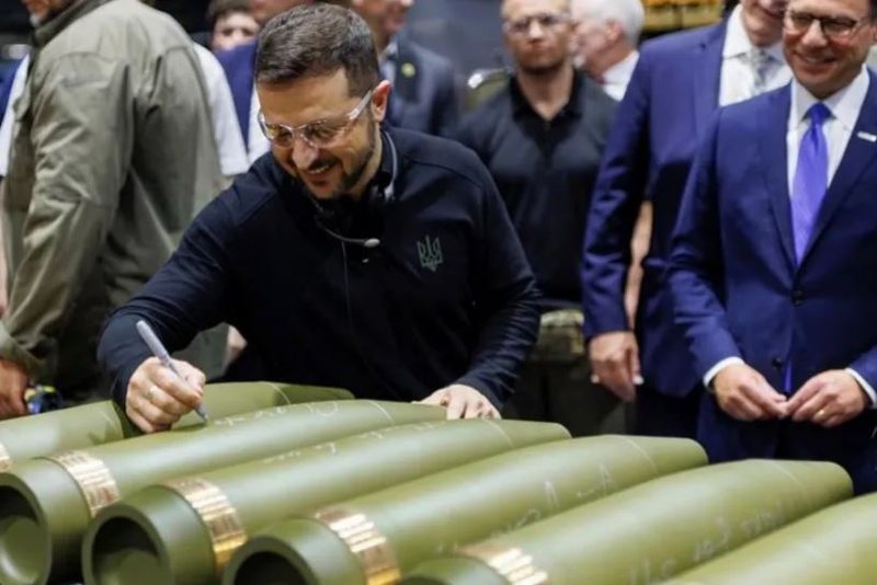 “I zhgënjyer nga telefonata e Scholz me Putin”, Zelensky: Është kuti Pandore