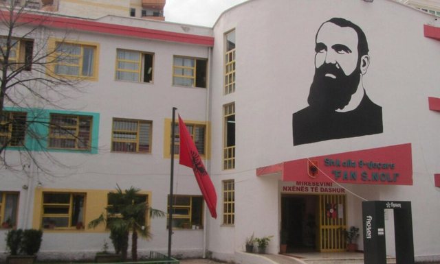 Sherri mes thika mes adoleshentëve pranë shkollës “Fan Noli”, ndërron jetë një 14-vjeçar