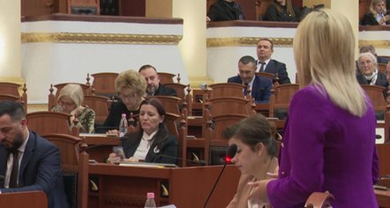 Vrasja e adoleshentit, deputeti i PS i kthehet Zhupës: Patetizëm politik, promovoni dhunën nga mëngjesi në darkë