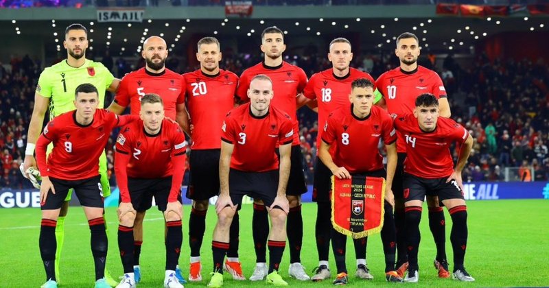 Plotësohen të gjitha vazot për Botërorin 2026, Shqipëria rrezikon të “peshkojë” Serbinë dhe dy rivalët e Nations League