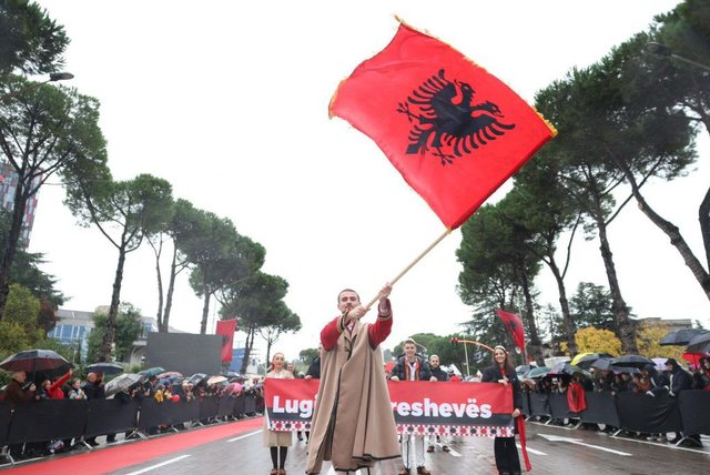 Tirana mikpret Paradën e Shqiptarëve, Bashkia publikon planin e masave për devijimin e qarkullimit të mjeteve