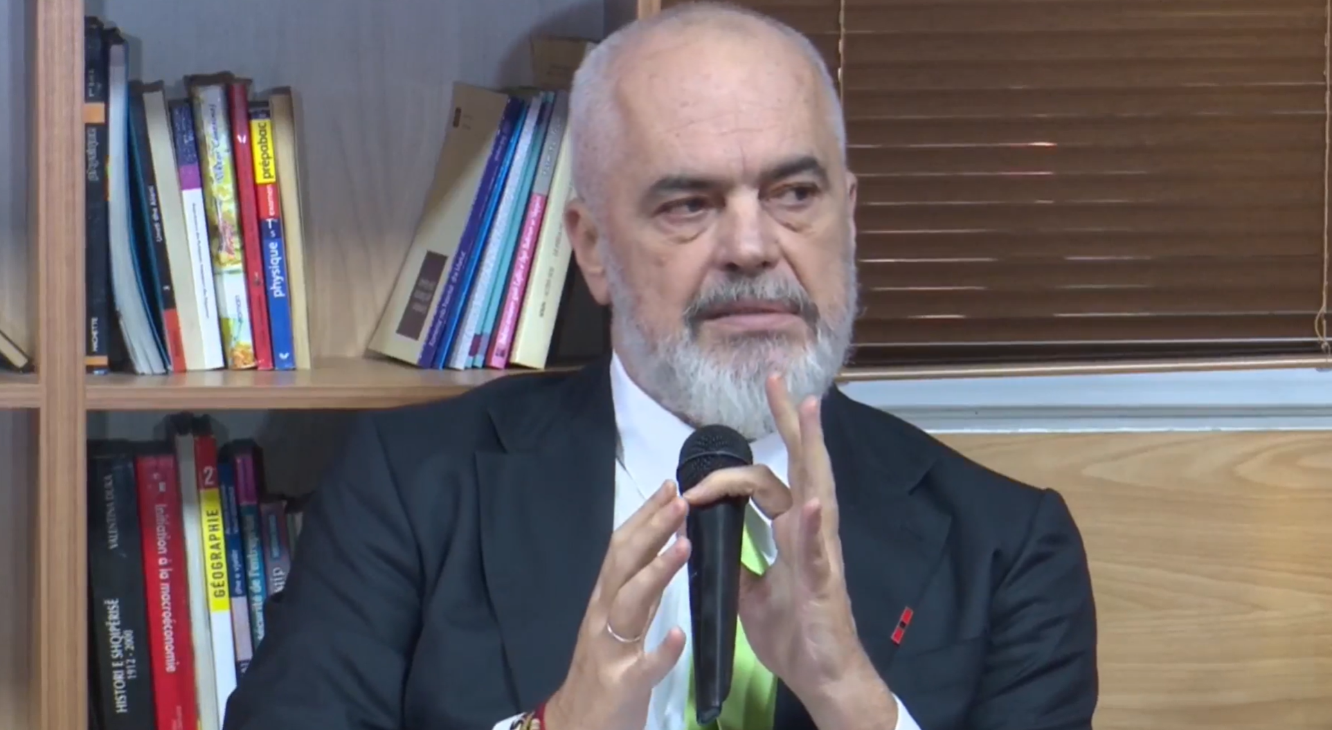 Kufizimi i TikTok, Kryeministri Rama takim me prindër e nxënës të shkollave në Fier