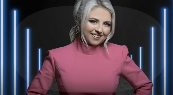 Artjola Toska, shtatzanë për herë të parë në moshën 50-vjeçare