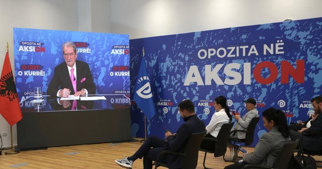 “Keqkuptim me mosbindjen civile”, Berisha: Nuk kishim bojkotuar Kuvendin, aksioni vijon në rrugë!