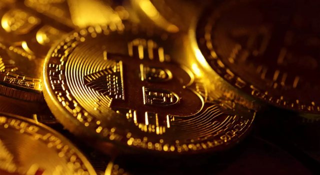 Falë Trump Bitcoin mund të arrijë në 100 mijë dollarë