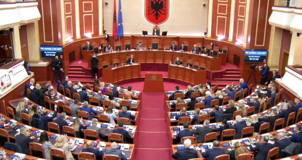 Maxhoranca miraton me 75 vota buxhetin pas 23 orësh debat me opozitën
