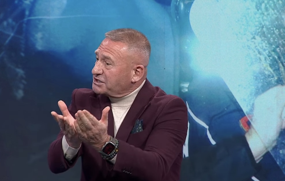 “Nuk kemi ardhur këtu të dëgjojmë pordhët e këtyre, muhabete kot”, nxehet Nard Ndoka, përplas mikrofonin dhe largohet nga emisioni
