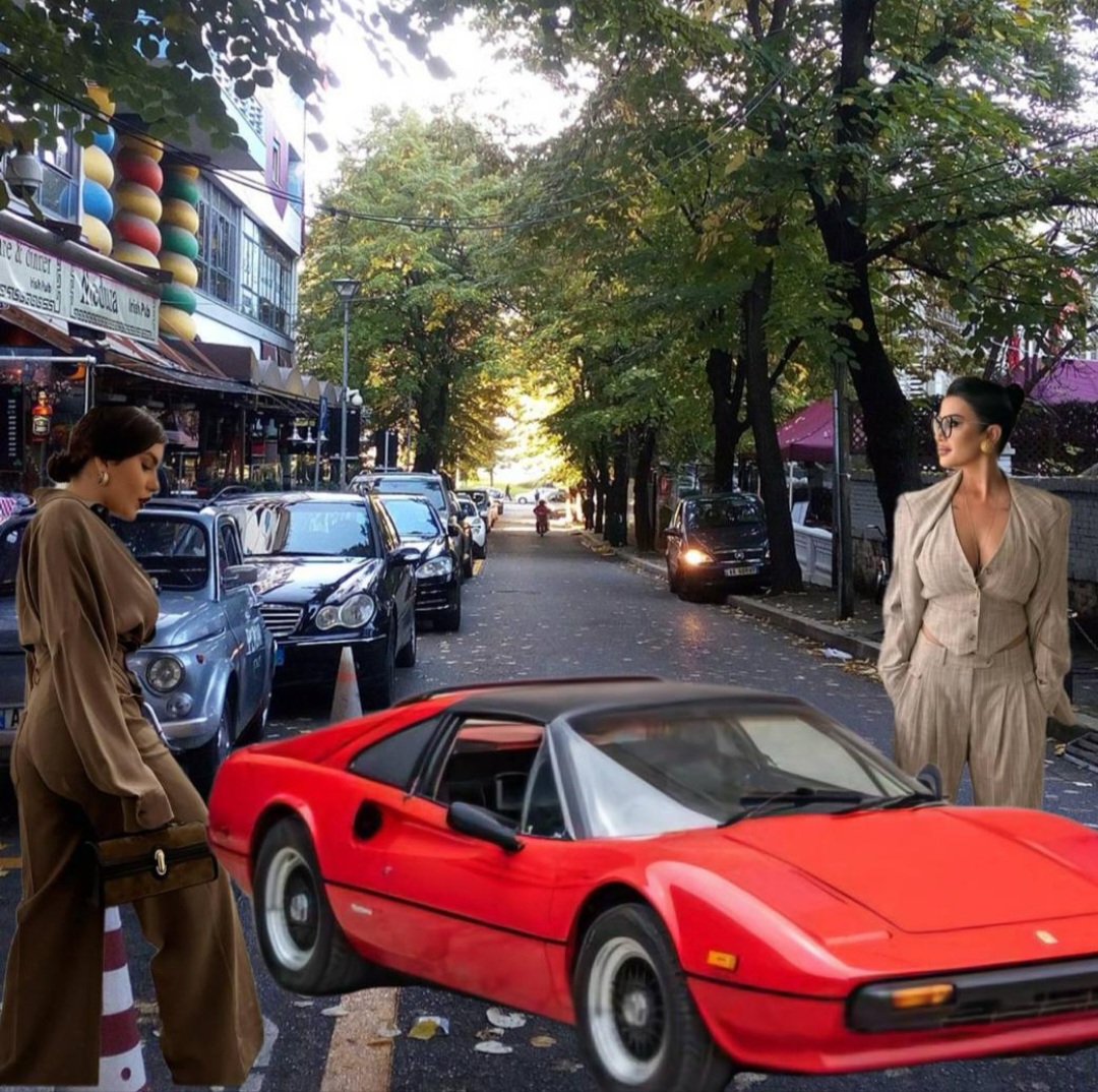 Modeli i nënës ‘Maliqi’ si një Ferrari e vjetëruar që bën xhiro nëpër ish Bllok dhe kunati i ‘Sh. Xhemal’, si përfundoi në menaxhere e dyqanit të Armina Mevlanit