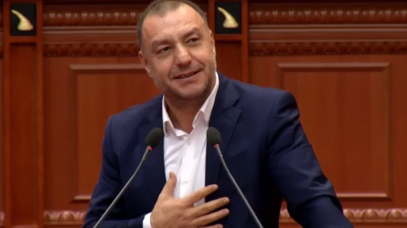 Eduart Shalsi: E kishe shansin Sali 8 vjet, koha jote ka perënduar tani! Vazhdon mban peng një grup parlamentar dhe një popull opozitar