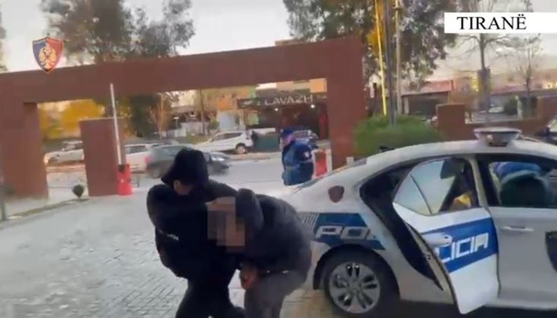 Shpërndanin drogë në doza, arrestohet 47 vjeçari në Tiranë, në hetim një tjetër