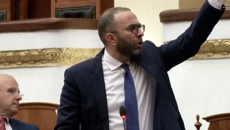 PS kërkon faljen e gjobave, revoltohet Gaz Bardhi: O legena…