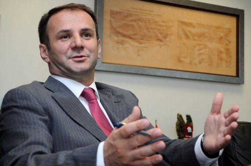 Arrestohet me urdhër të Gjykatës Speciale ish-ministri i Drejtësisë në Kosovë, Hajredin Kuçi