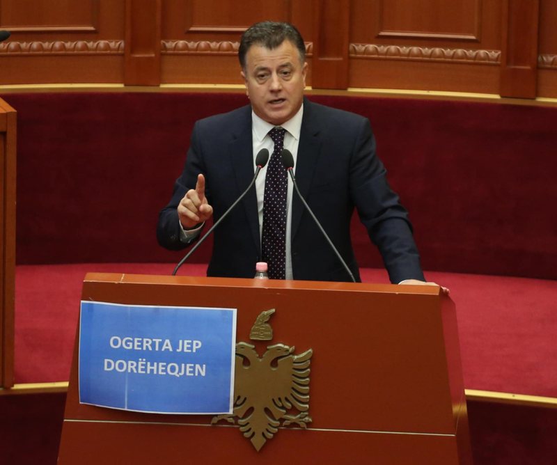 PS kërkoi faljen e gjobave, Flamur Noka: Nuk e lejojmë, kjo që bëni ju është genocid
