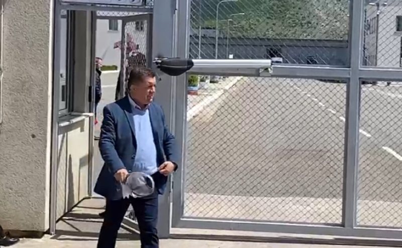 U dënua për tjetërsimin e tokës te Rana e Hedhun, arratiset ish-kryebashkiaku i Lezhës, Fran Frrokaj