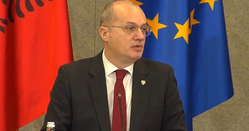 Ministri Igli Hasani flet për pensionet me Greqinë dhe marrëveshjen e detit