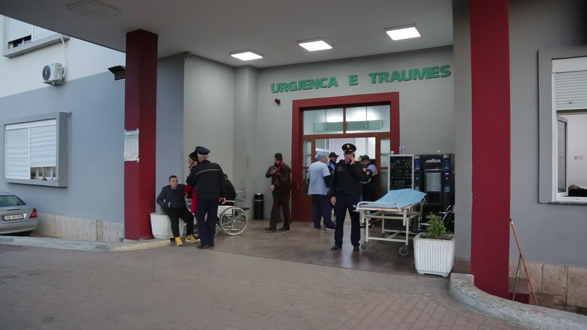 Makina përplas këmbësorin te ‘Rruga e Kavajës’, 65-vjeçari ndërron jetë në spital