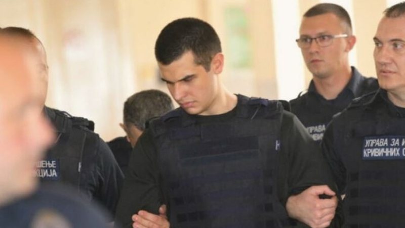 Vrau nëntë persona dhe plagosi 12 të tjerë, dënohet me 20 vite burg 22-vjeçari nga Serbia