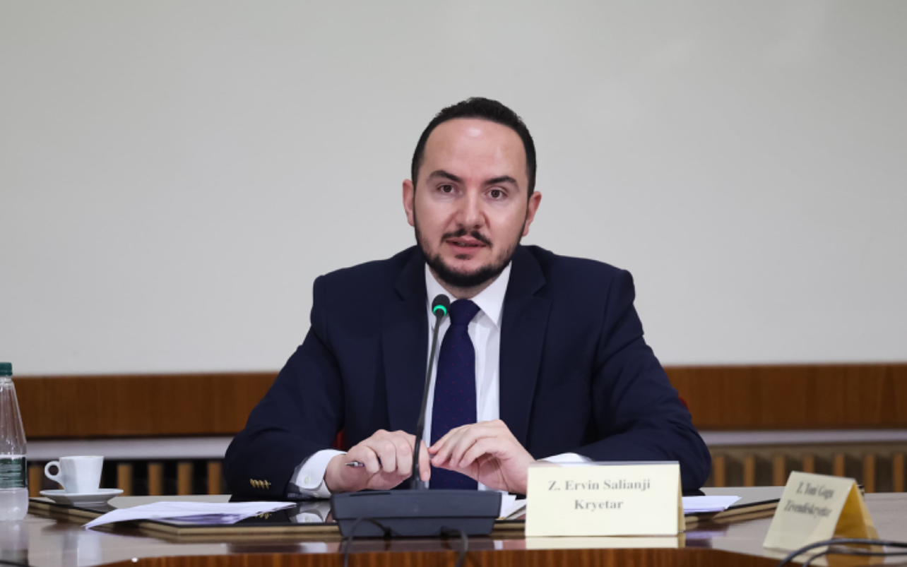“Mendja ta do se ligjvënësit do të kenë bërë ndonjë reformë të fortë!” Salianji: Kanabisi kalon me duartrokitje, mandarinat kthehen në heshtje