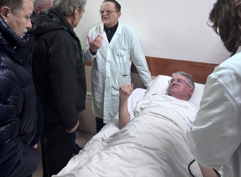 Berisha i shkon Gjekmarkajt në spital: Më ushtruan presion në gjoks dhe mbeta pa frymë