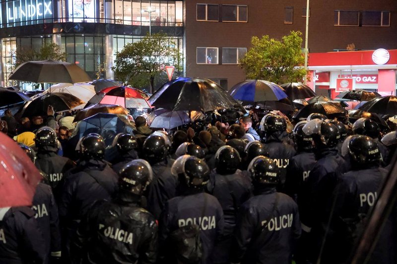 “Dhuna ndaj deputetëve të opozitës e motivuar politikisht”, PD kallëzon në SPAK ministrin e brendshëm dhe drejtorin e policisë