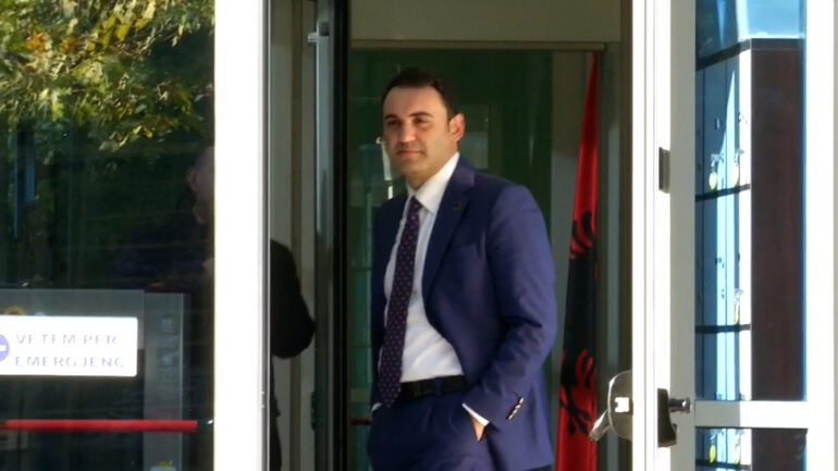 Belo Ezmeri ‘i lagur’ në SPAK, nën hetim për fshehje pasurie, falsifikim të diplomës së gjimnazit dhe formularin e vetëdeklarimit
