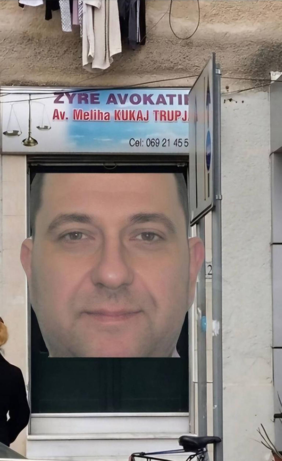 Arben Meskuti s’ka para për avokat edhe pse ka vjedhur milionat. Në ndihmë i vjen Melihaja. Kush i mori paratë e kapobandës së mikrokredive?