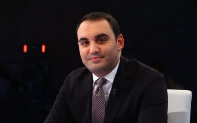 Belo Ezmeri gëzon demokratët: Berishës një ditë do t’i hiqet nongrata, por nuk e di kur do t’ia heqin (më ka thënë Trumpi)