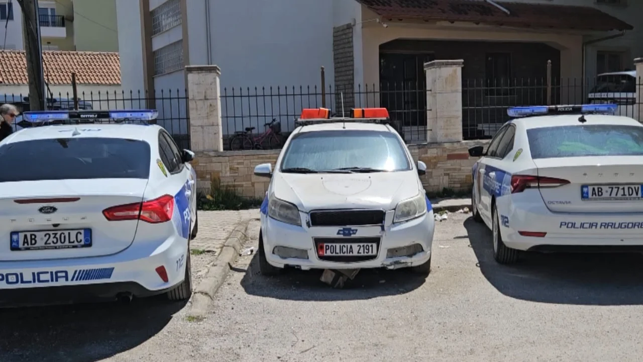 I dehur në timon përplaset me efektivin e policisë, arrestohet 34-vjeçari në Lazarat
