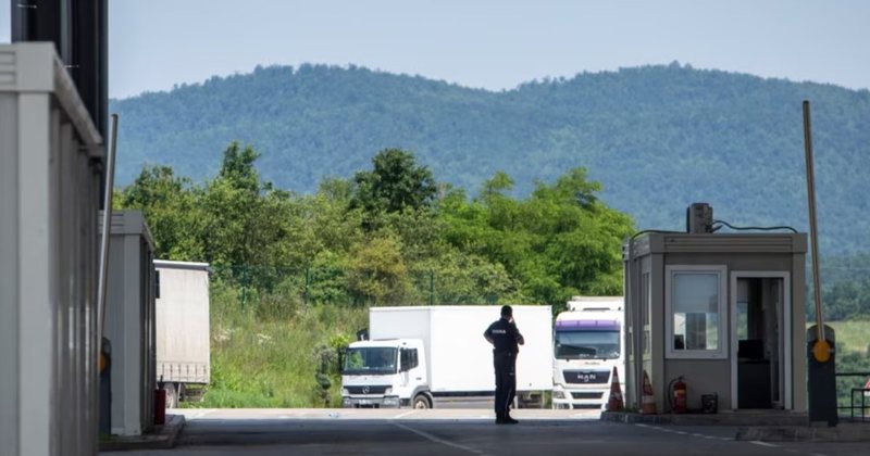 Ish-pjesëtari i UÇK-së mbërrin në Kosovë pasi u lirua nga burgu në Serbi