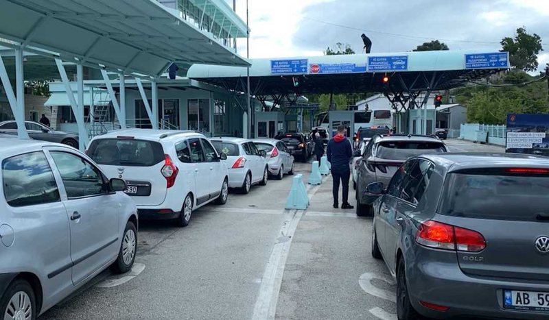 Largimi i emigrantëve pas festave! Fluks në pikat kufitare, në 24 orë kanë dalë 19 mijë qytetarë