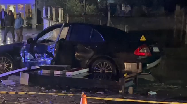 Humbi kontrollin e mjetit dhe përplasi për vdekje dy këmbësorët, arrestohet shoferi 21 vjeçar