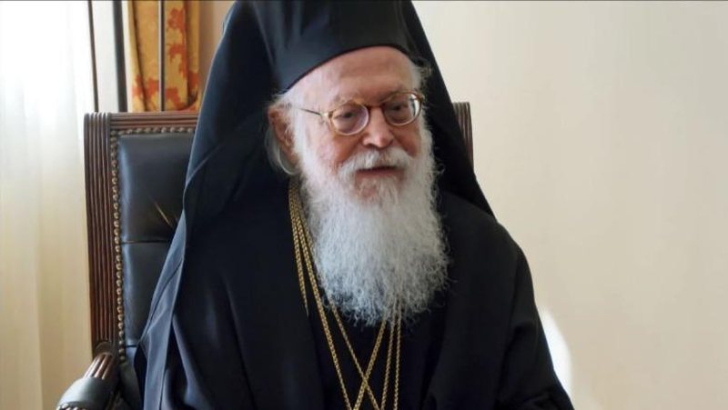 I shtruar në një spital në Athinë, mediat greke: Kryepeshkopi Janullatos në gjendje kritike për jetën