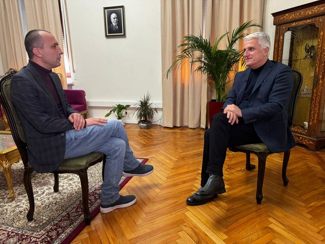 Majko paralajmëron përballje të fortë elektorale me kreun e PD, ish-kryeministri: Arsyet përse Berisha shpif ndaj meje