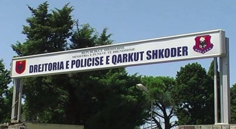 Plagoset me thikë këngëtari në Shkodër