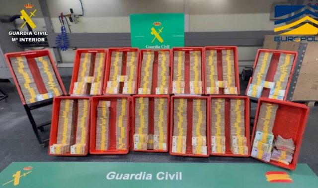 Europol godet trafikun e kokainës Kolumbi-Spanjë, shqiptarët e financonin nga Dubai! Sekuestrohen miliona euro, armë dhe makina luksoze