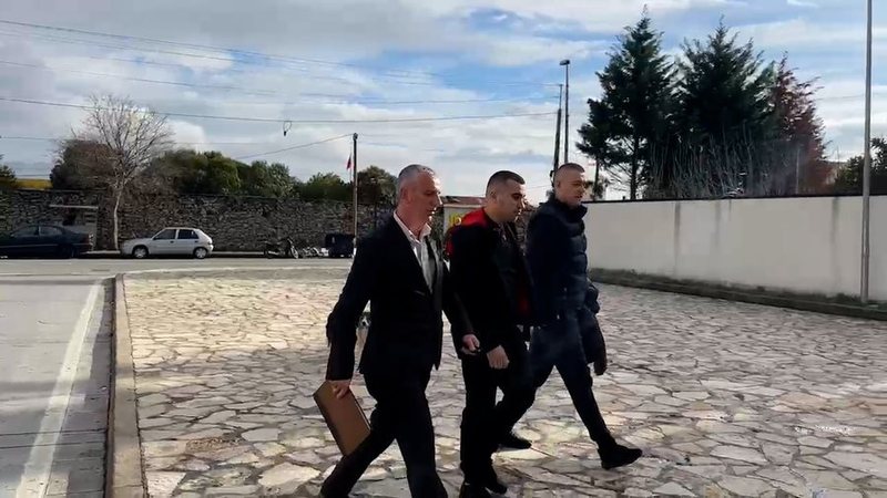 Dhunuan 62 vjeçarin për një vendparkimi, jepet masa e sigurisë për Samuel Troshanin dhe Izmir Sakicën