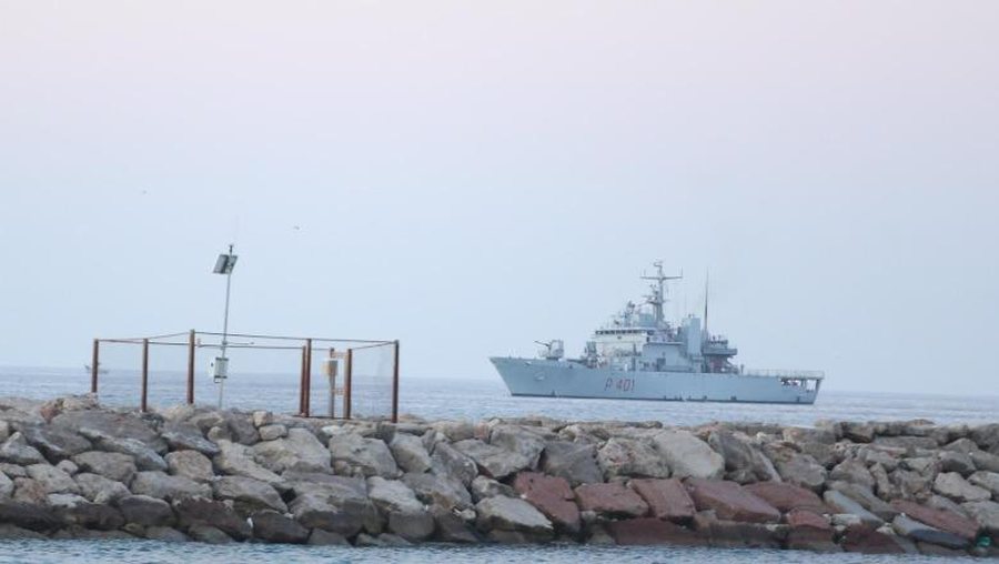 Pakti Rama-Meloni, anija ‘Cassiopea’ me 49 emigrantë mbërrin në Shëngjin
