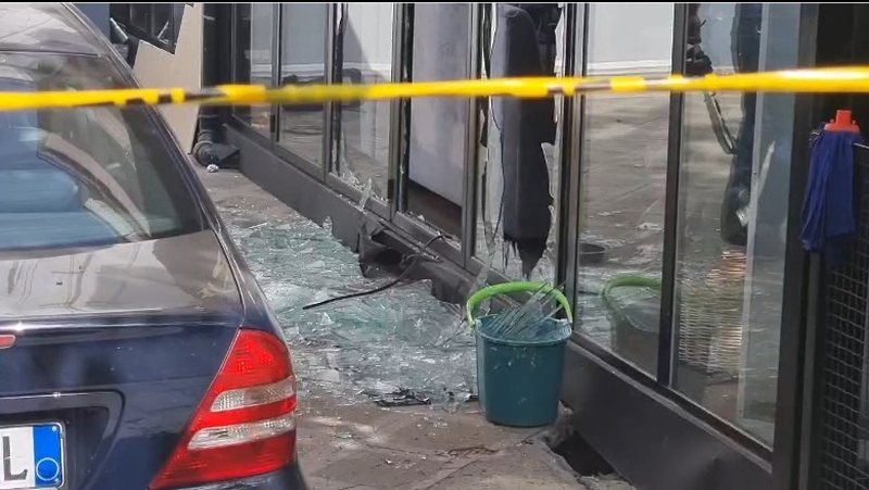 I vihet lëndë shpërthyese lokalit gjatë natës në Fushë-Krujë, pronari mohon konfliktet