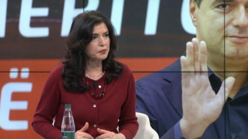 Zgjedhjet – Karabina: Demokratët Euroatlantikë s’do bëjnë aleancë me ‘non grata’! Basha ka qenë i suksesshëm, i vetmi i ftuar në ceremoninë e Trump
