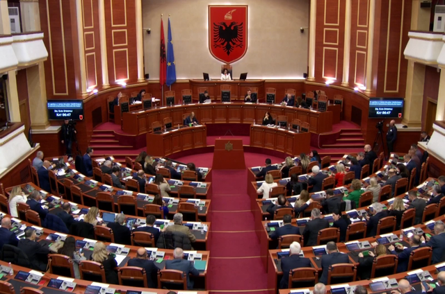 PS dhe PD bashkojnë votat, miratohen ndryshimet në Kodin Zgjedhor për diasporën 