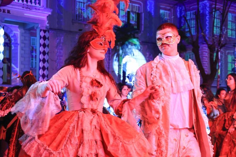 Rama i bën jehonë festës së Karnevaleve në Shkodër