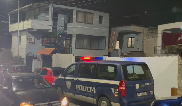 Vrau me thikë djalin, flet në polici babai: Ja përse e bëra