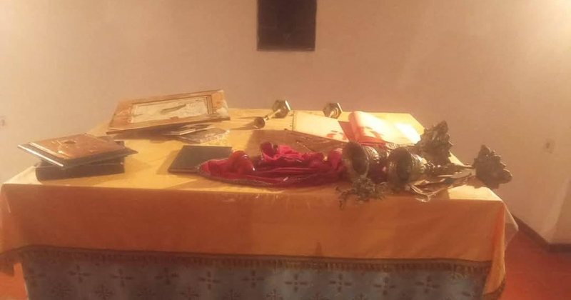 Akt i rëndë vandalizmi, dëmtohen ikonat në kishën “Ngjallja e Krishtit”