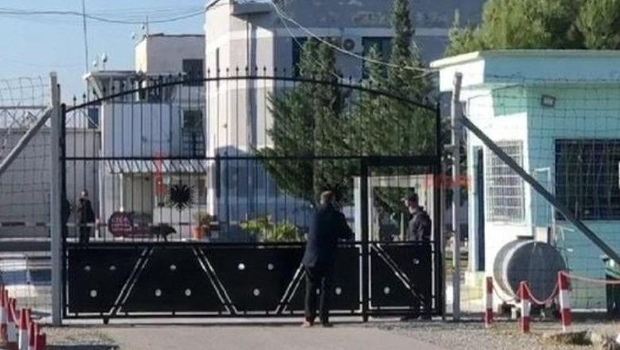 Arratiset i burgosuri gjatë natës nga burgu i Shënkollit