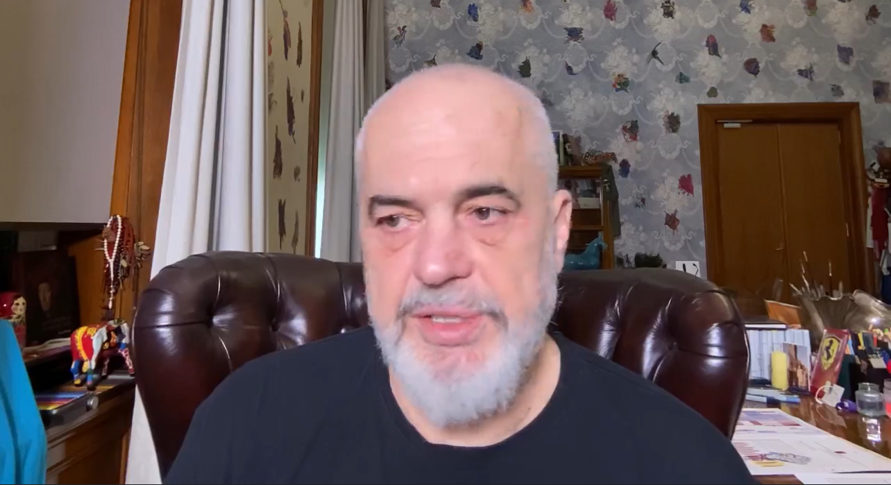 “Do copëtosh Shqipërinë me shtetin bektashi”, Rama i përgjigjet komentuesit: Pse Italia e copëtuar të duket?! Bëhet fjalë për entitet pa doganë, taksa apo polici