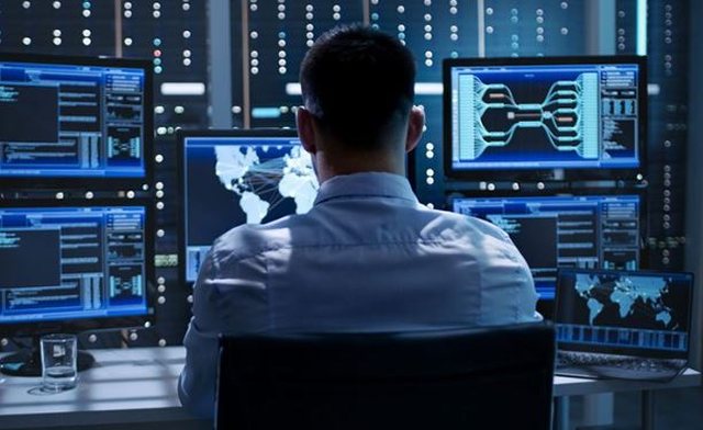 Shantazhet online, 700 denoncime në Tiranë/ Në 2024 policia zbuloi autorët në shumicën e rasteve